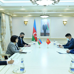 Элчи Осмоналиев Азербайжандын Милли Межлисинин төрайымы менен жолукту