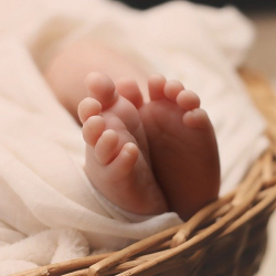 Сайга ташталган баштыктан ымыркайдын жансыз денеси табылды