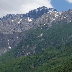 Кара-Кулжа районунда кечээ күнү жоголгон 9 жашар баланын денеси тоодо табылды