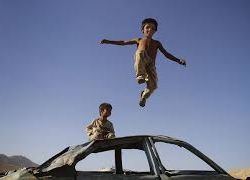 Ооганстанда балдар ойноп жаткан учурда кокусунан миномет жарылды