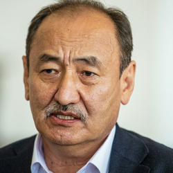 Бейшеналиев аны сындап жаткандарга жооп берди: 