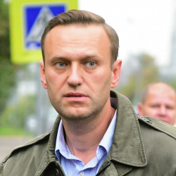 Алексей Навальный экинчи иш боюнча тогуз жылга кесилди