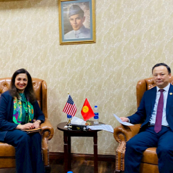 Исламабадда Кыргызстан менен АКШ ортосундагы кызматташуу маселелери талкууланды