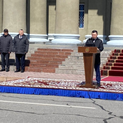 СҮРӨТ - Президенттин катышуусунда ӨКМ менен Чек ара кызматына техникалар тапшырылды