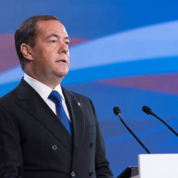 Медведев өзөктүк согуштун чыгуу ыктымалдуулугуна жооп берди