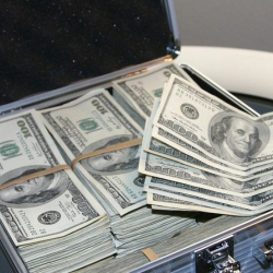 Кыргызстанда доллар арзандап жатат