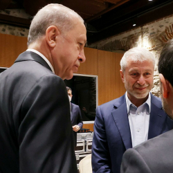 ВИДЕО - Орусия-Украина сүйлөшүүсү алдында Абрамович Эрдоган менен жолукту