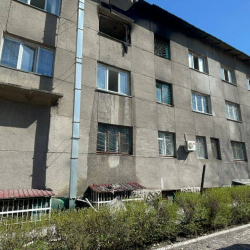 ВИДЕО - ӨКМ: Бишкектеги жатаканада өрт чыгып, эки адам жабыркады