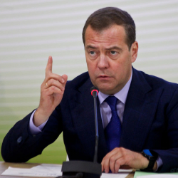 Медведев Украинага кайсы мамлекеттер көз артып жатканын айтты