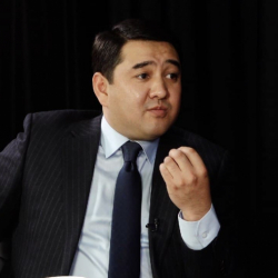 Бакылдаган Бактыбек Калмаматов түрмөдөн «сынып» чыгыптыр...