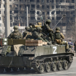 Украинада орус аскерлери артка чегине баштаганы айтылууда