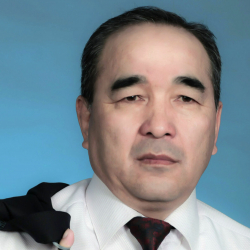 Турат Акимов: “Элибиз саясый кулчулуктан арыла албай, ар кандай саясый фокустарга алданып калууда”