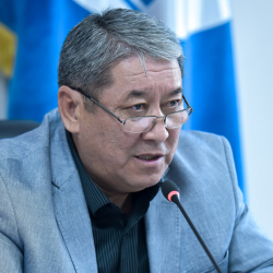 Бактыбек Кудайбергенов ашказанына операция жасатып, диетага өтүптүр