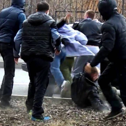 Москвадагы жапырт мушташка катышкан мигранттар депортацияланат