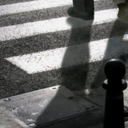 Мас айдоочу сүзгөн кыз ооруканада жан берди. Үрөй учурган кырсыктын видеосу