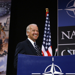 ЖМК: АКШ НАТОну өзүнүн жеке армиясындай колдонууга аркетенүүдө