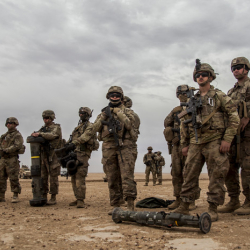 АКШ Орусияга каршы туруу үчүн Украинага аскер жиберүүдөн баш тартты