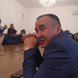 Алмаз Темирбек: “Урматтуу министр, айылдан келген ата-энелердин балдарын экинчи сортко айландырбаңыз...”