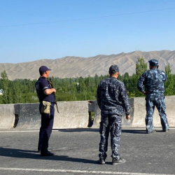 Чек арадагы атышууда эки жоокер жараат алды