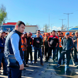 Бишкек сегодня утонет в мусоре! Сотрудники «Тазалыка» не вышли на работу