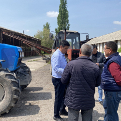 ФОТО - Бакыт Торобаев проинспектировал состояние ряда государственных предприятий