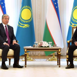 Май айында Кыргызстанга Токаев менен Мирзиёев келет