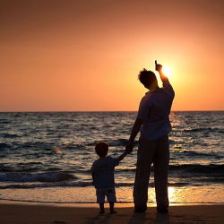 Балдарды эркелетиш керек, ошондо алар чыныгы каракчы болуп чоңоюшат