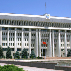 Жогорку Кеңеш жер казынасы жөнүндөгү мыйзамга өзгөртүү киргизүүнү биринчи окууда колдоду