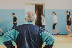 В Кара-Балте 60-летний физрук приставал к школьницам