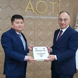 Элчи Осмоналиев Азербайжандын Азык-түлүк коопсуздугу боюнча агенттигинин төрагасы менен жолукту