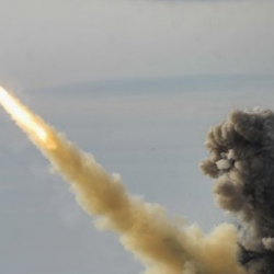 Одессага жасалган ракеталык чабуулдан жаш бала менен өспүрүм каза болгону кабарланды