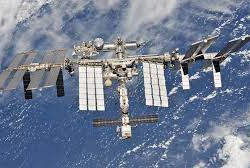 Российские космонавты, работающие на МКС, могут восемь раз выйти в космос