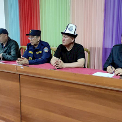 Бообек Ажикеев Сузактагы өзгөчө кырдаалды жоюуга ыкчам чараларды көрүүдө