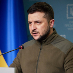 Зеленский мыйзамдарды десоветизация кылуу жөнүндө мыйзамга кол койду