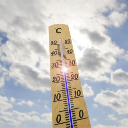 10-майга карата аба ырайы