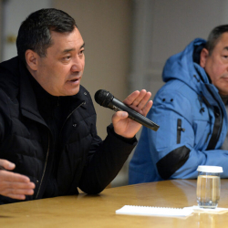 ФОТО - Садыр Жапаров: Счетной палате поручено проверить деятельность «Кумтора»