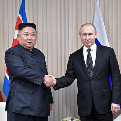 Ким Чен Ын Путинди Жеңиш күнү менен куттуктады