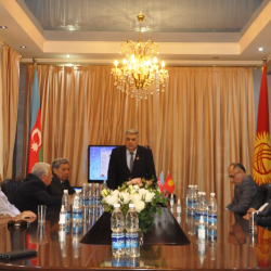 В Бишкеке отметили 99-летие Гейдара Алиева