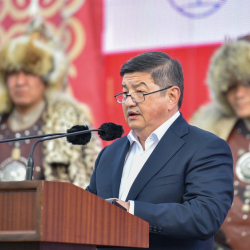 Акылбек Жапаров: Санатории вокруг Иссык-Куля не будут работать, если у них не будет очистных сооружений