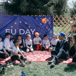 30 жылдык жемиштүү кызматташтык: Кыргызстандын үч шаарында Европа күнү белгиленди