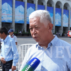 Кыяс Молдокасымов: «Мамлекетти ойлобогон депутаттарды мандатынан ажыратпаса алар жыргатпайт!»