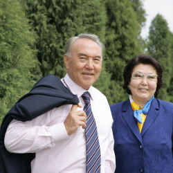 Сара Назарбаеваны аялдар жана үй-бүлө комиссиясынан Токаев чыгарды