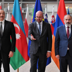 Армения менен Азербайжандын президенттери Брюсселде жолукту