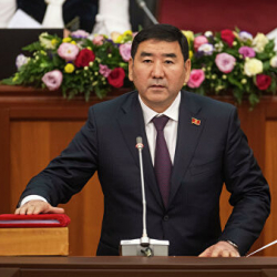 Сүйүн Өмүрзаков: 