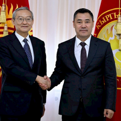 Президент Жапаров ШКУнун баш катчысы Чжан Минди кабыл алды