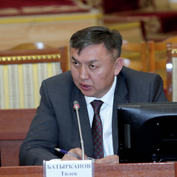 Тилек Батырканов президенттин иш башкаруучусу кызматынан бошотулду