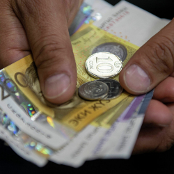 Эртеңден тарта балдарга берилчү жөлөк пулдун өлчөмү көбөйтүлөт