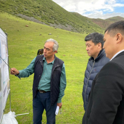 Төрөбаев “Бишкек – Белогорка – Суусамыр” автожолунун курулушун пландаган долбоор менен таанышты