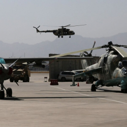 АКШ: Тажикстандагы ооган тик учактары талибдерге кайтарылбайт, Душанбеге берилет