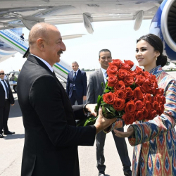 СҮРӨТ - Ильхам Алиев Өзбекстанга келди